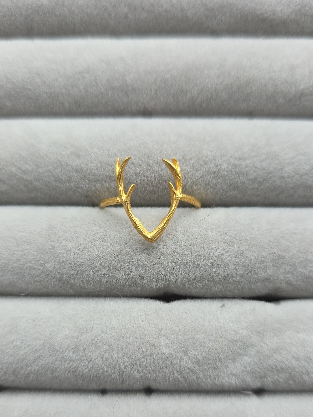 Gold Antler V Ring - Women's Fashion Ring